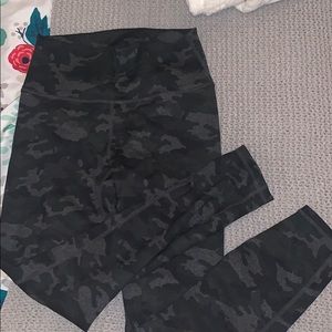 Fabletics Grey camo print leggings